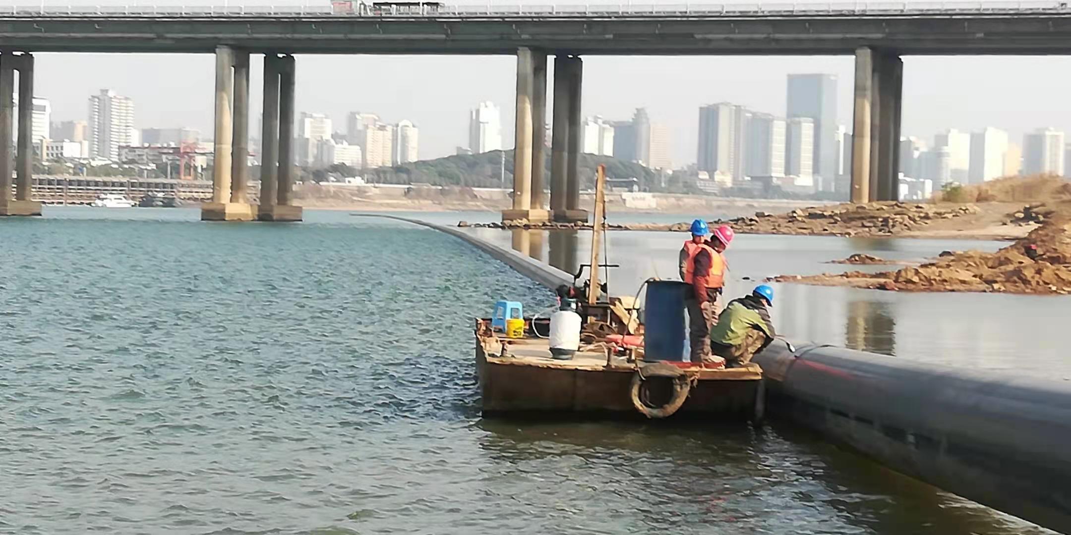 界首天津市水下取水头安装